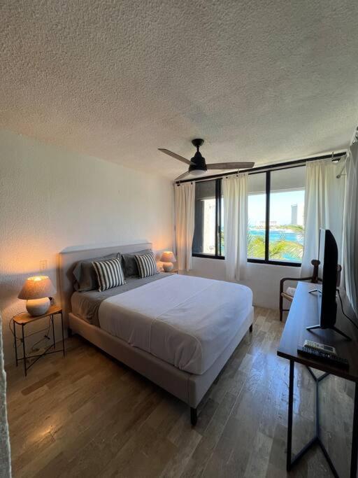 Amazing Ocean Front. 418 Apartment Канкун Екстериор снимка